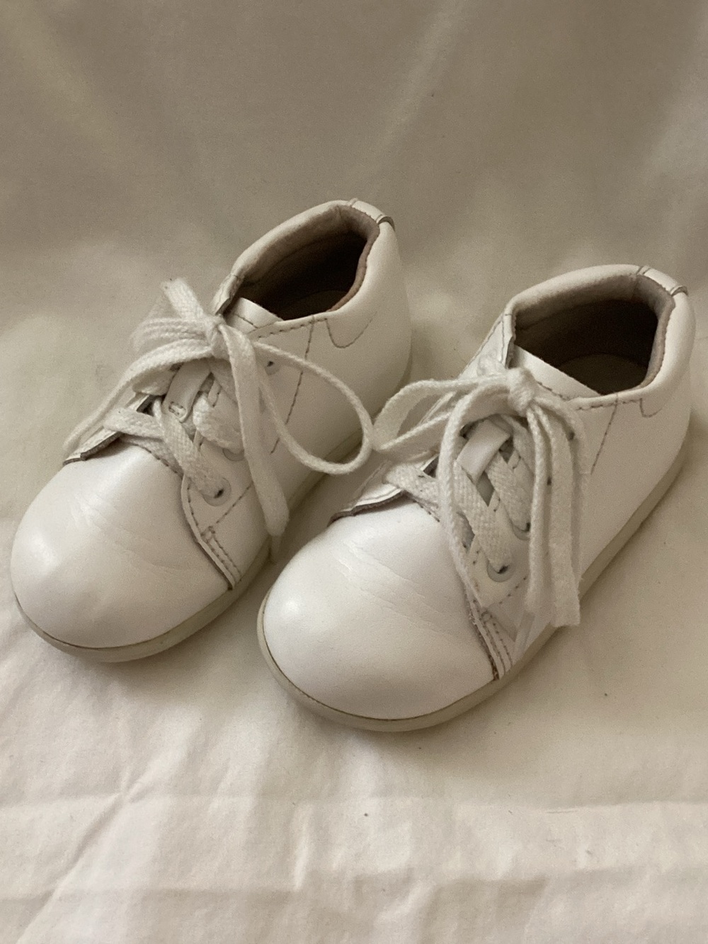 Stride Rite White Leather Lace-Up Kids Sneakers